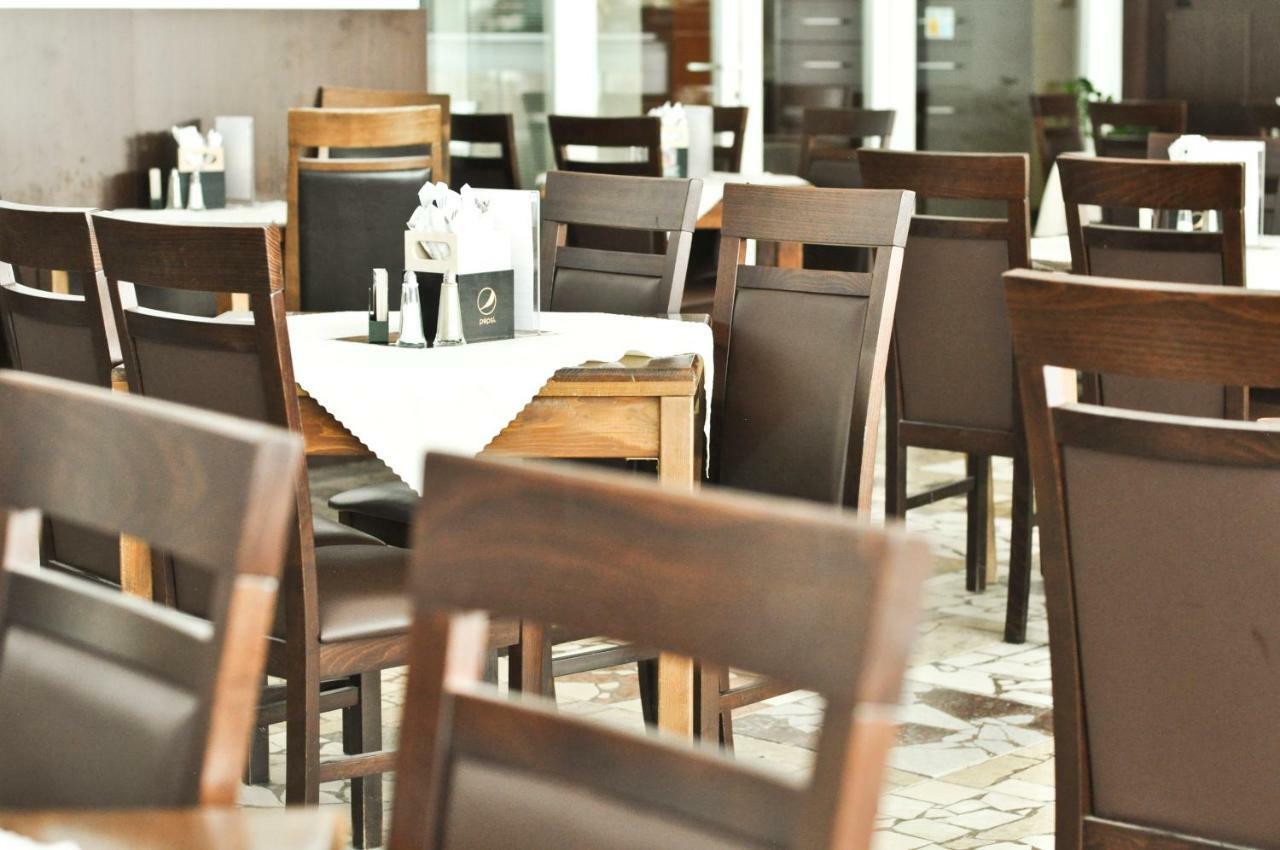 Hotel Garni Považská Bystrica Kültér fotó
