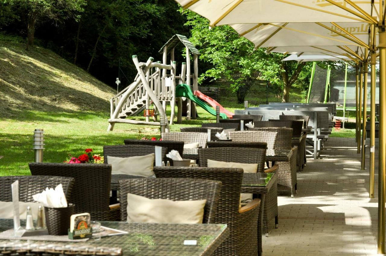 Hotel Garni Považská Bystrica Kültér fotó
