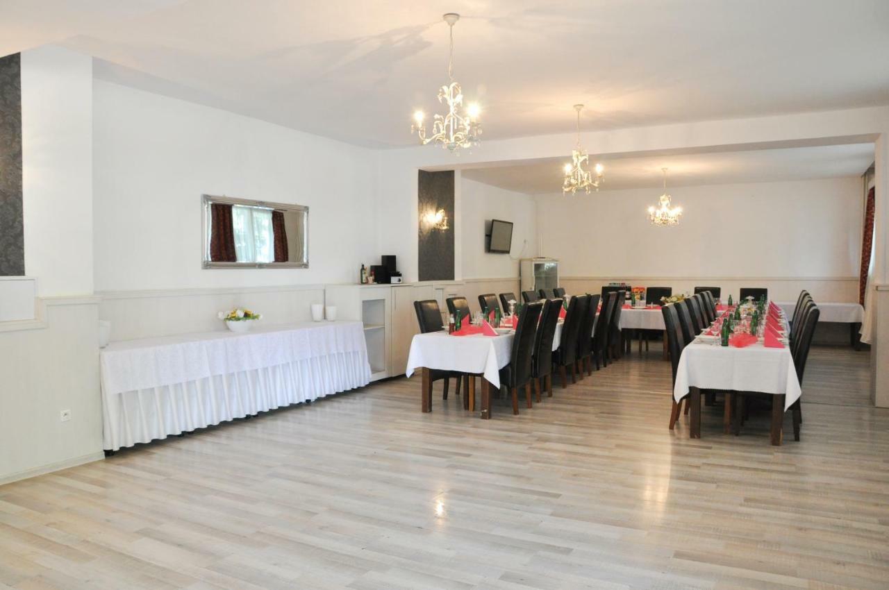 Hotel Garni Považská Bystrica Kültér fotó